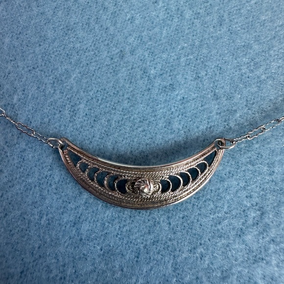 Vintage Filigree Sterling Silver Half Moon necklace with fancy link ornate chain - Picture 2 of 11